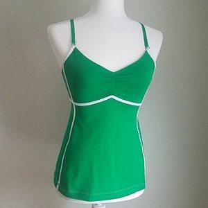 Emerald green lululemon tank.